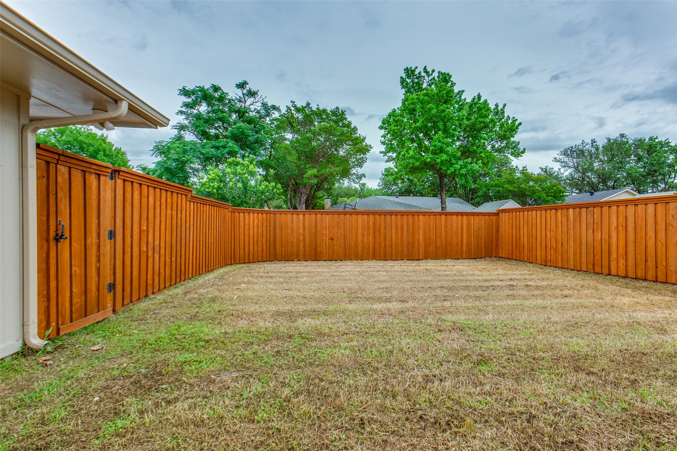 5014 Roundtable Lane Garland TX 75044