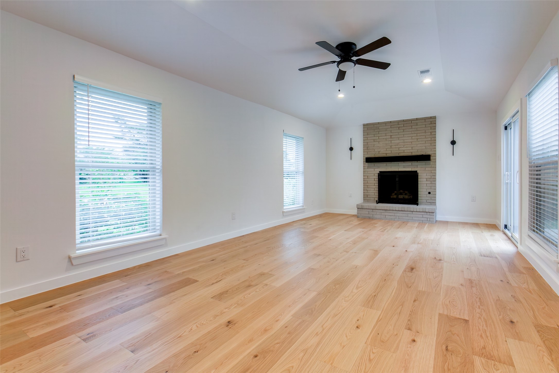 5014 Roundtable Lane Garland TX 75044