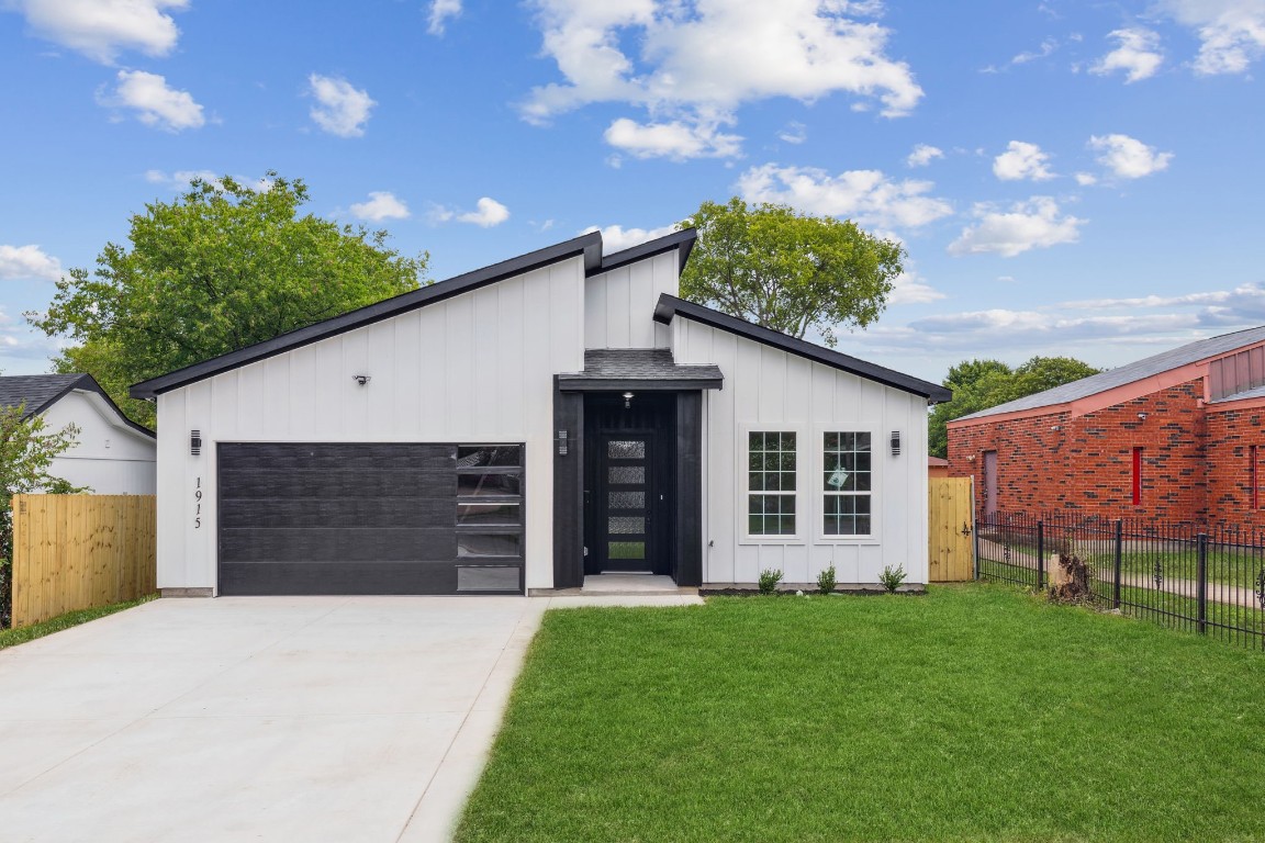 1915 Hudspeth Avenue Dallas TX 75216