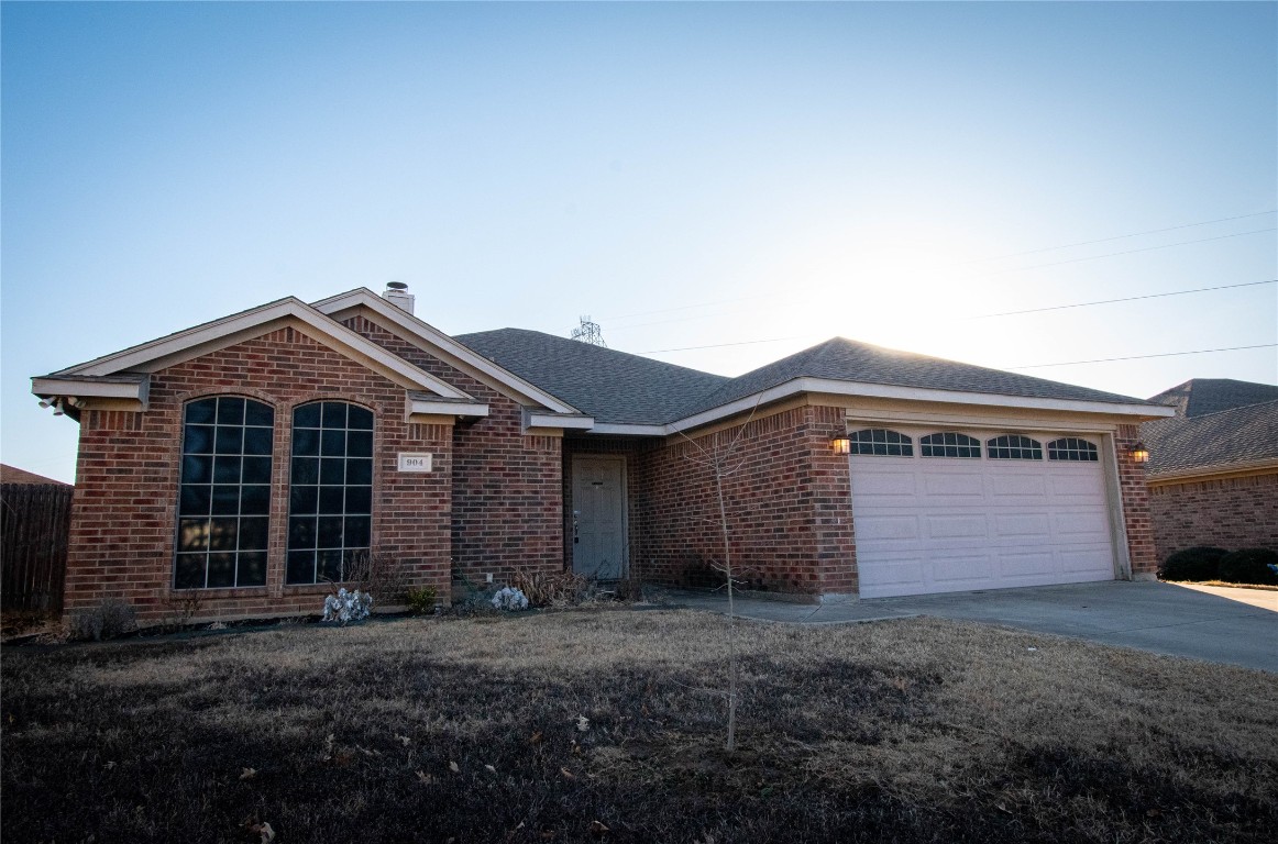 904 Vinewood Court Burleson TX 76028