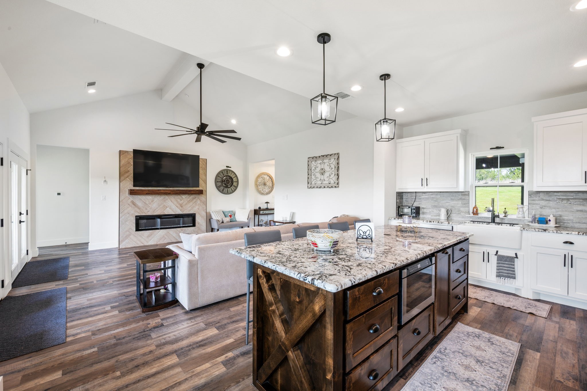 5675 Compass Way Bluff Dale TX 76433