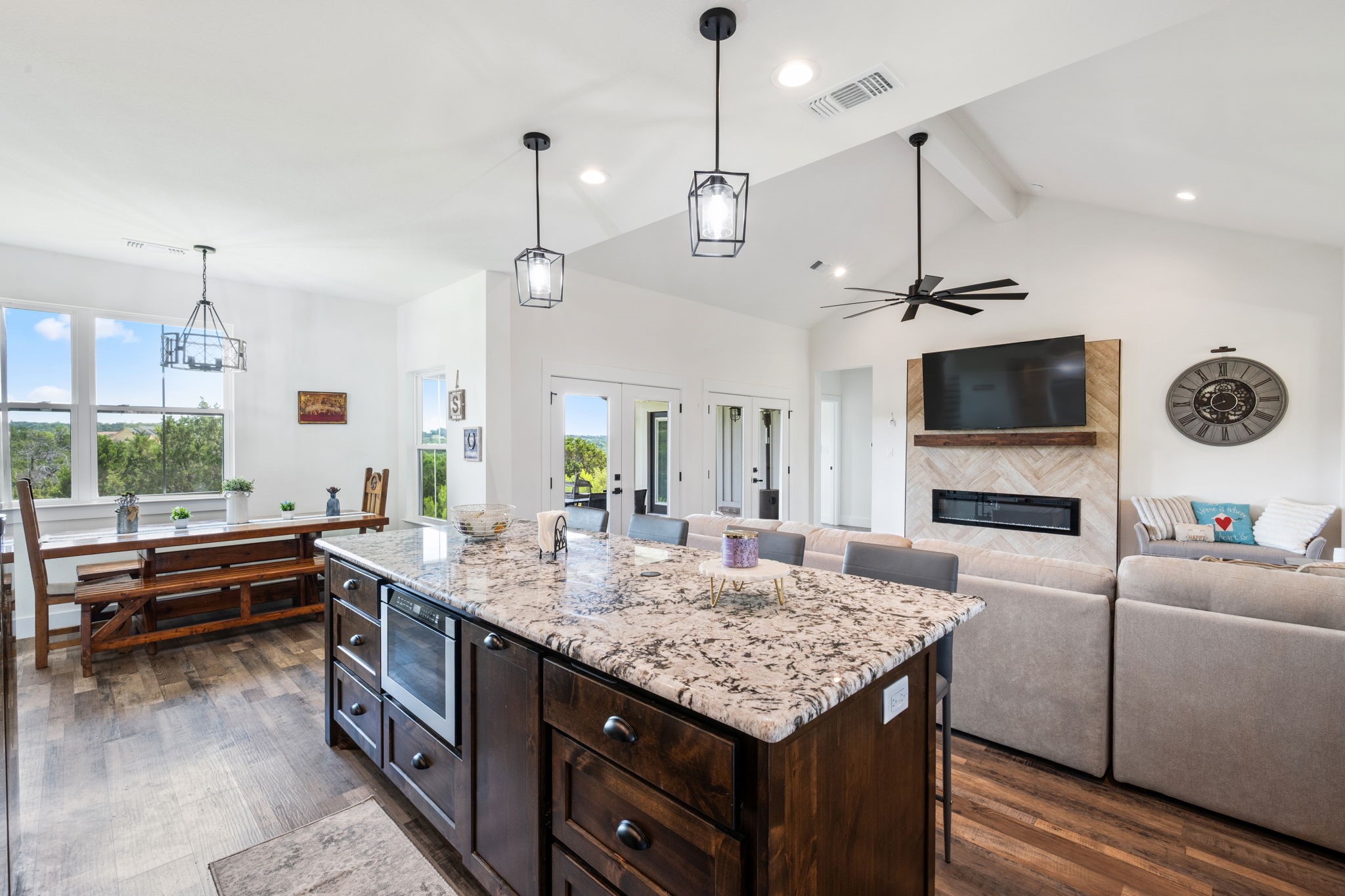 5675 Compass Way Bluff Dale TX 76433
