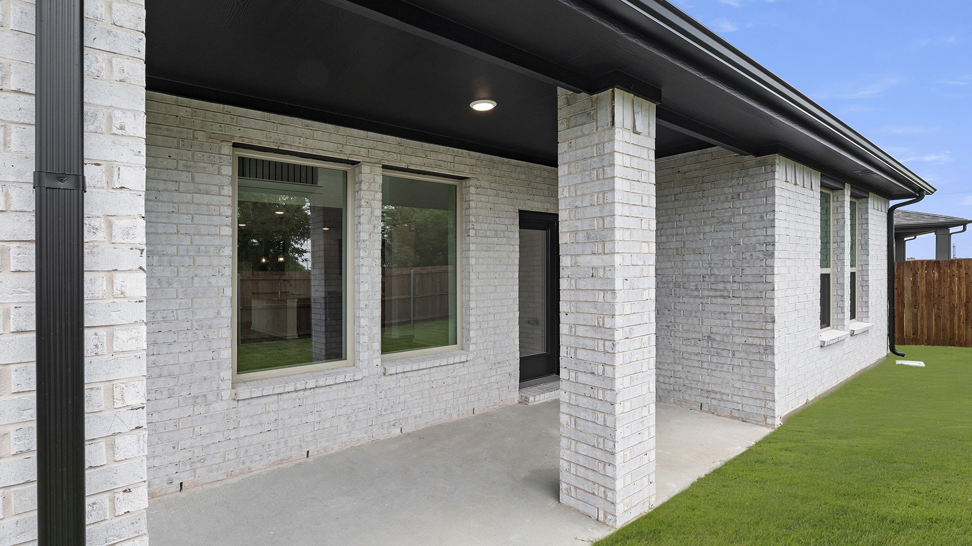 493 Silent Pond Park Lavon TX 75166