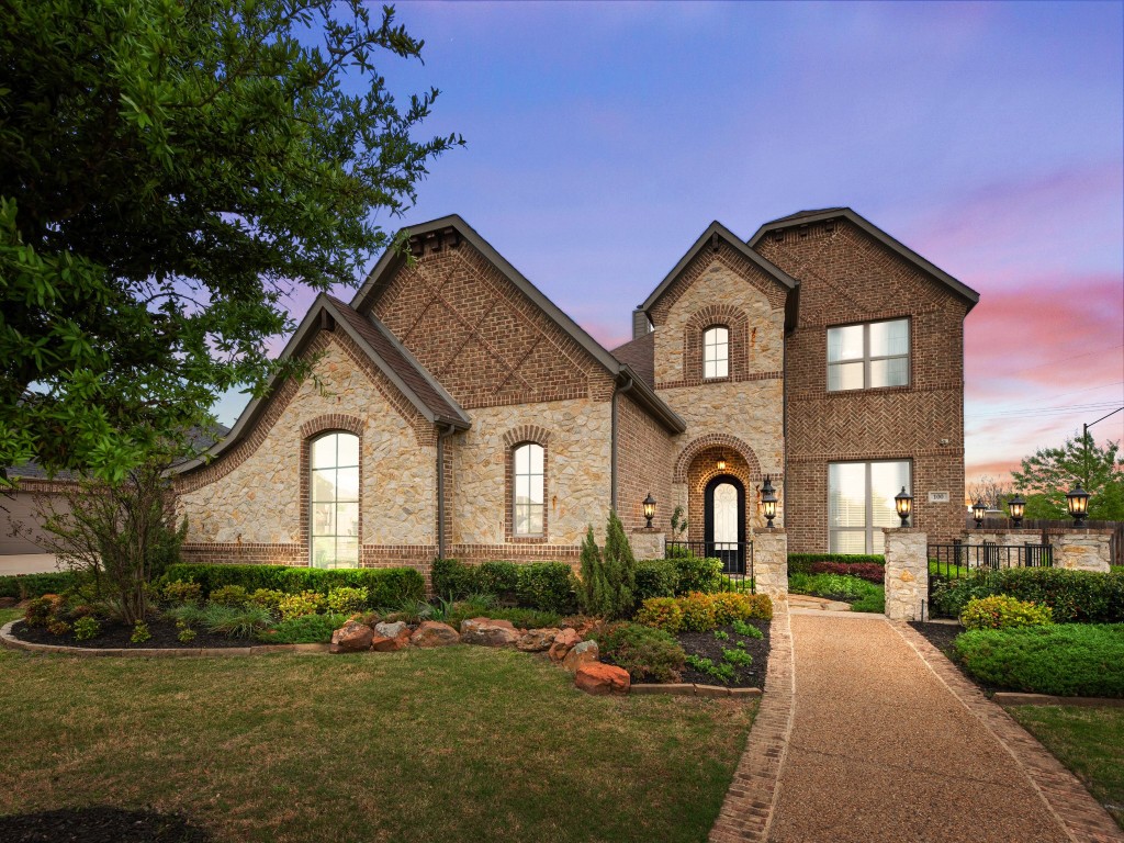 100 Diamond Lane Waxahachie TX 75165