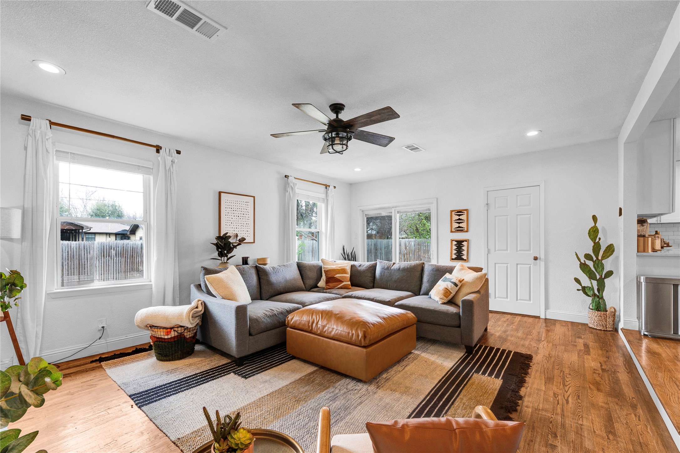 2031 Housley Drive Dallas TX 75228