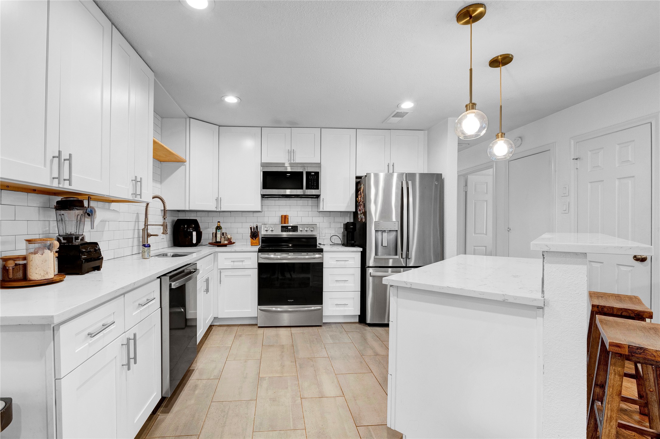 2031 Housley Drive Dallas TX 75228