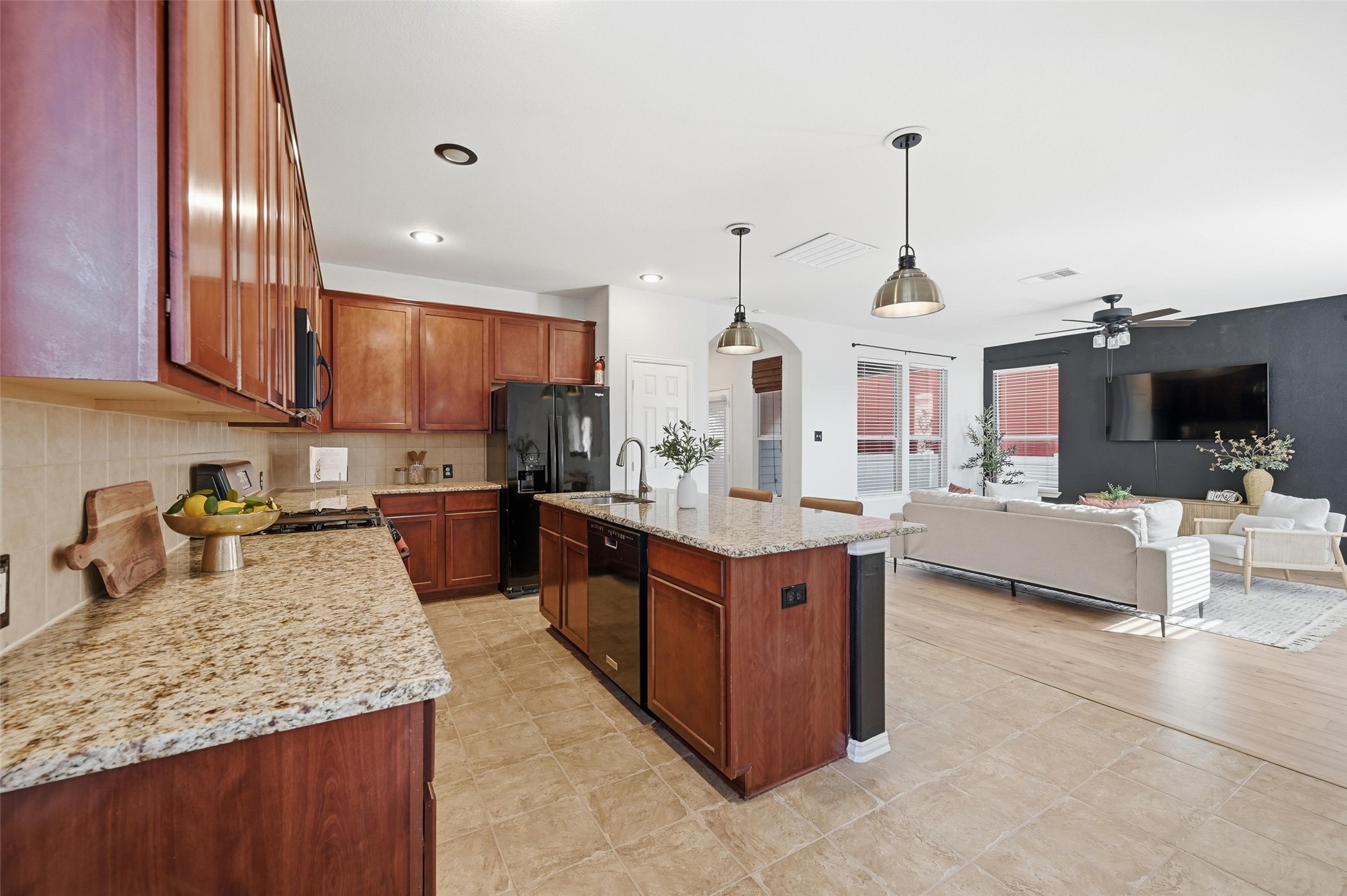 1305 Live Oak Lane Savannah TX 76227