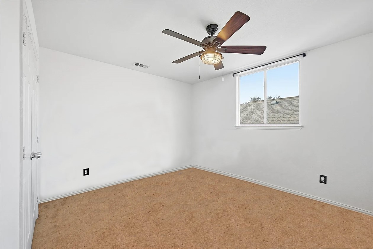 1305 Live Oak Lane Savannah TX 76227