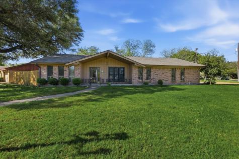 1119 W Westhill Drive Cleburne TX 76033
