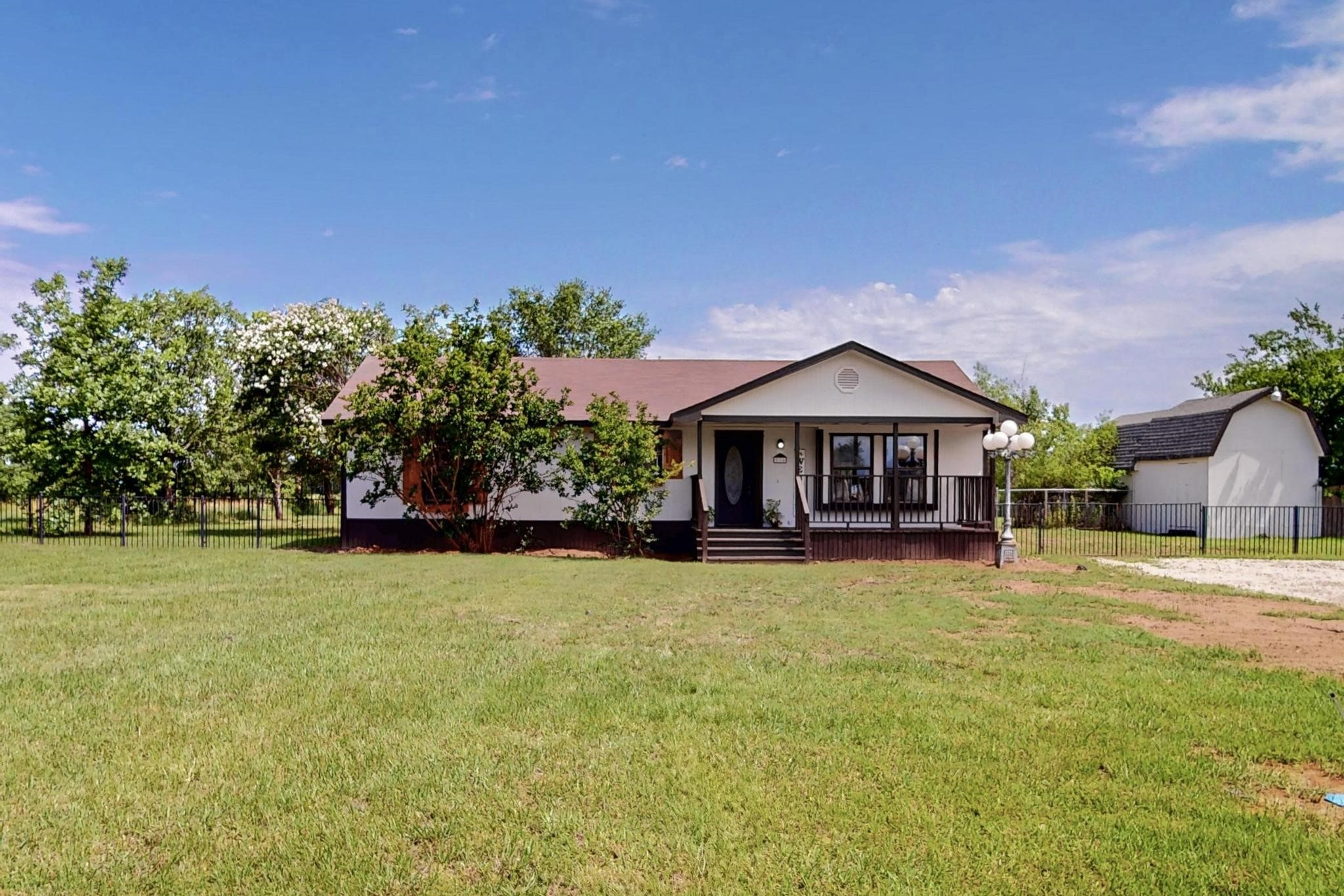 216 County Road 3318 Greenville TX 75402