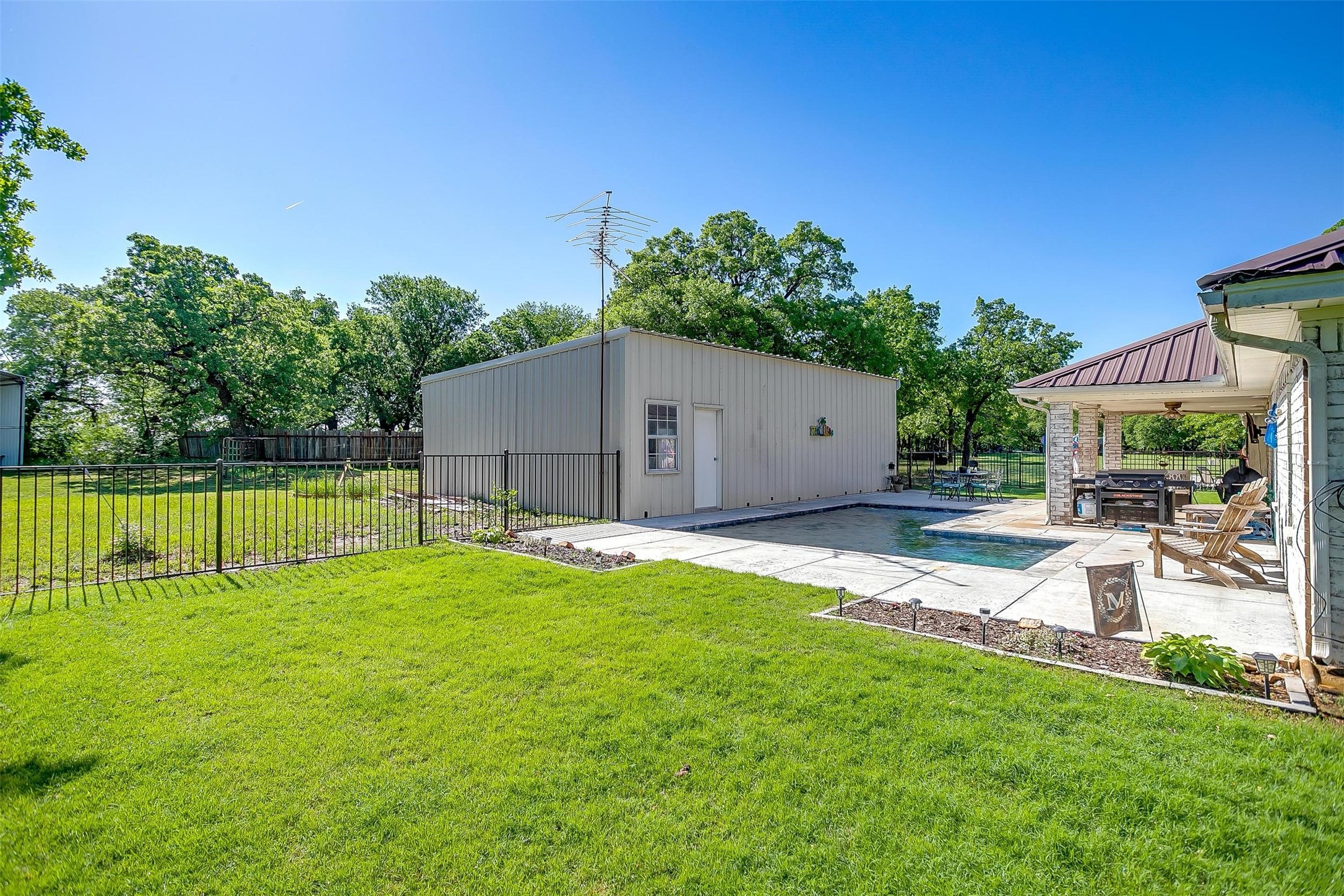 1755 S Fm 1655 Alvord TX 76225