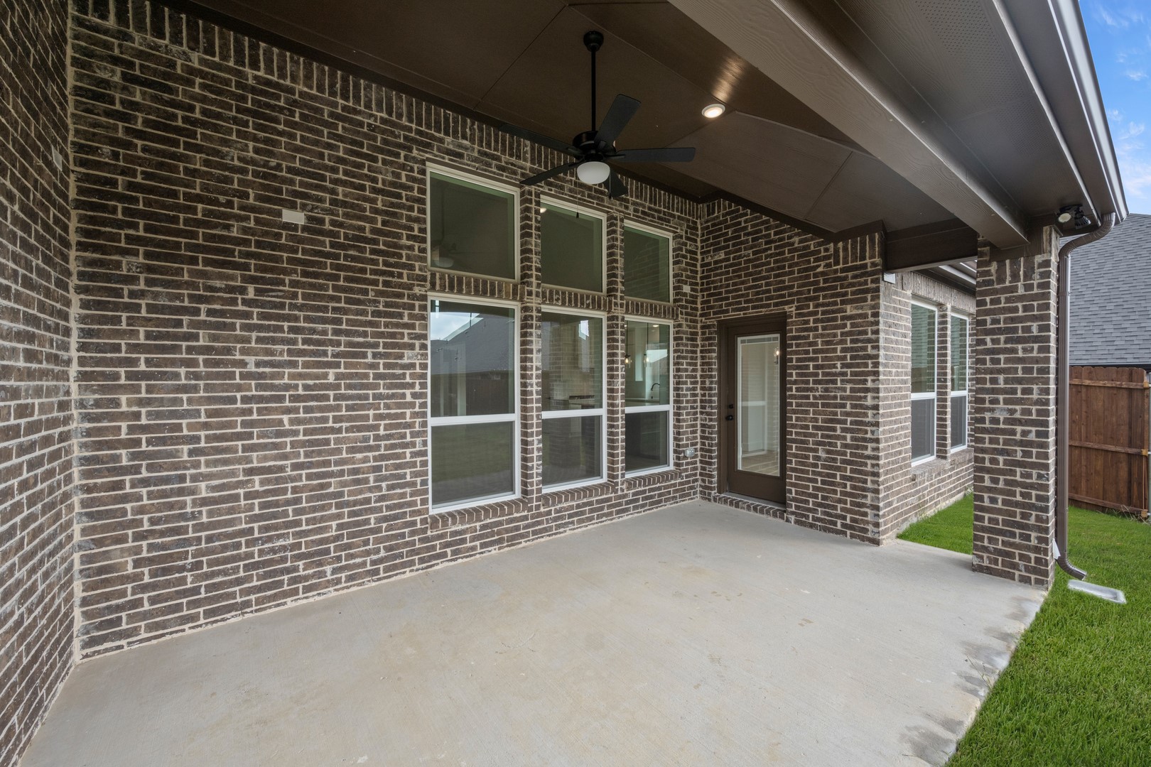 309 Loretta Burleson TX 76028