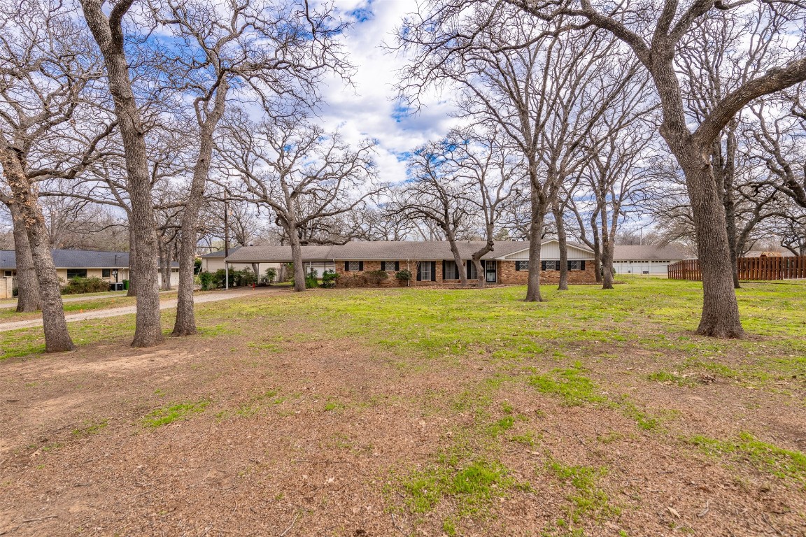 6115 Ken Avenue Arlington TX 76001