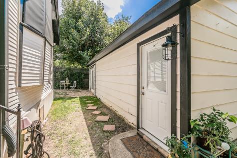 2238 College Avenue Fort Worth TX 76110