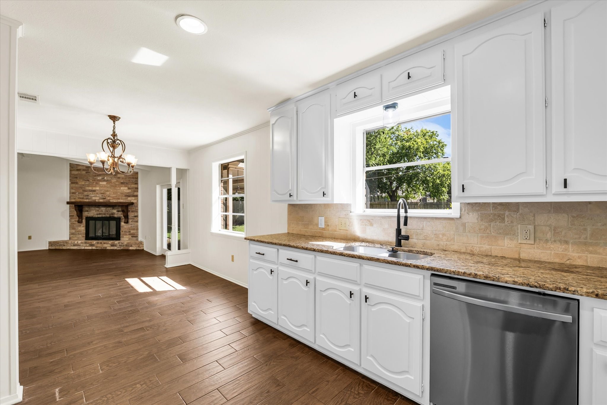 141 Travis Lane Hewitt TX 76643