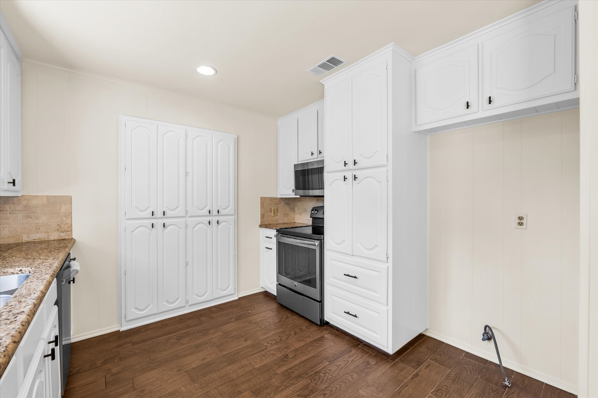 141 Travis Lane Hewitt TX 76643