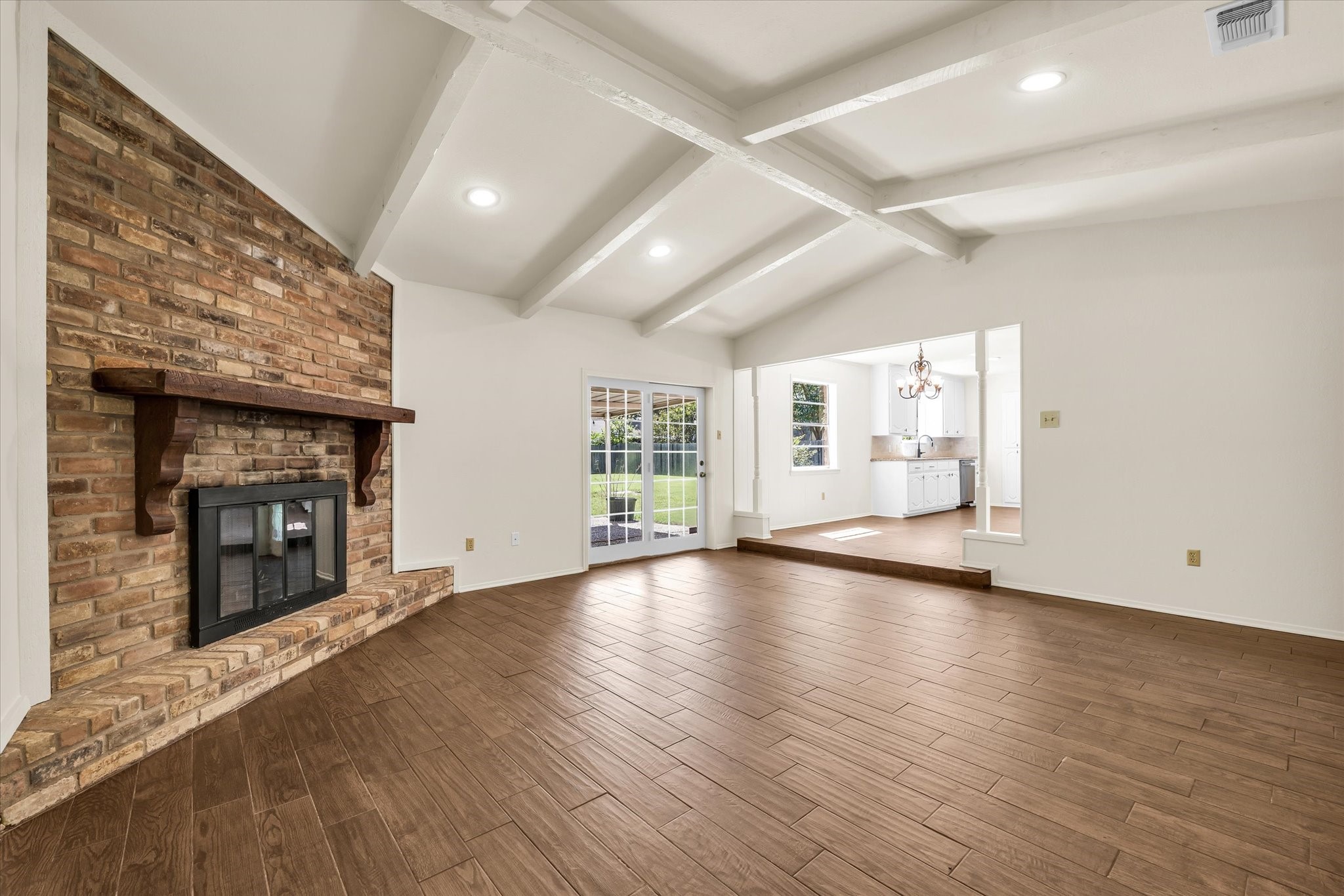 141 Travis Lane Hewitt TX 76643