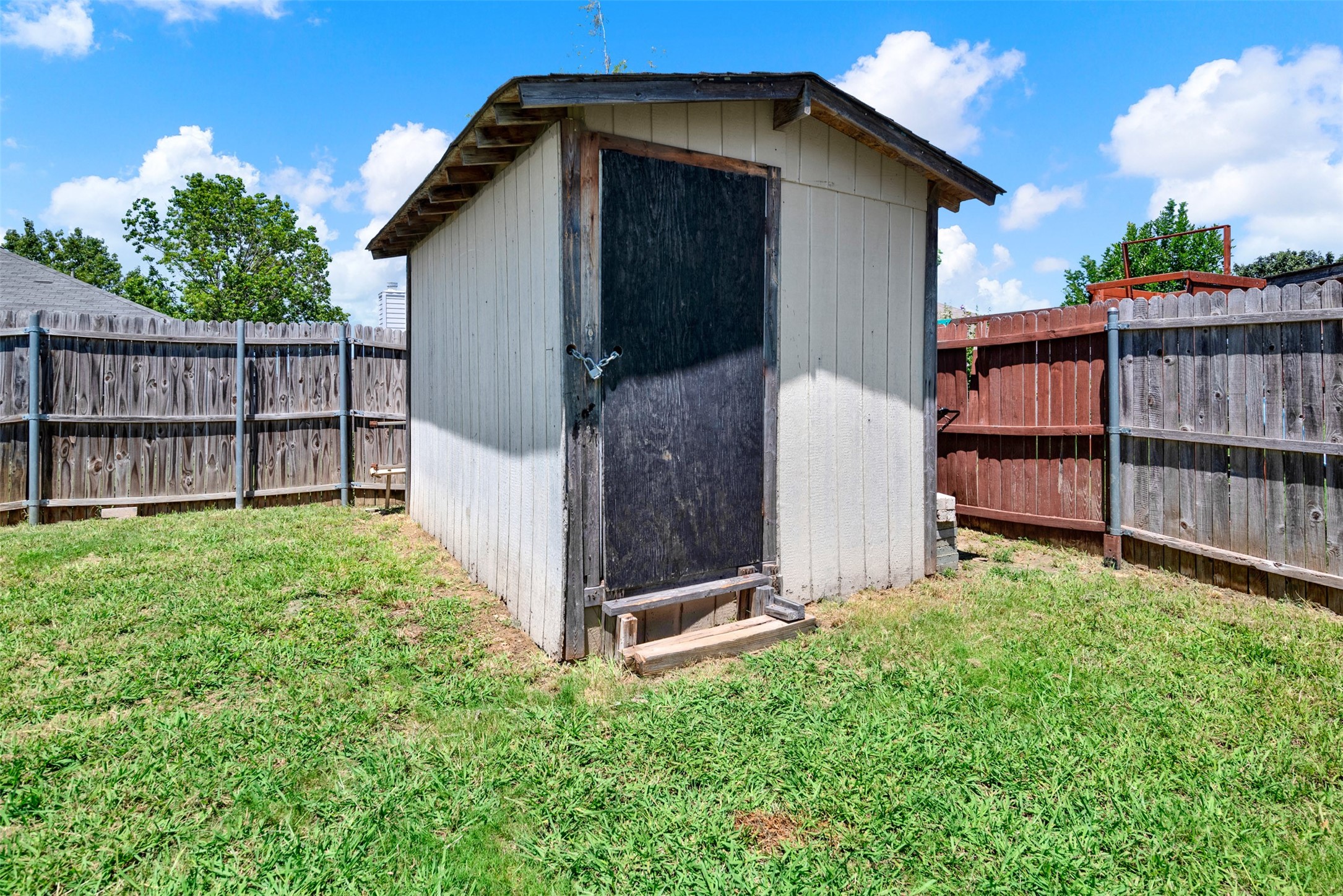 5722 Firethorn Drive Dallas TX 75249