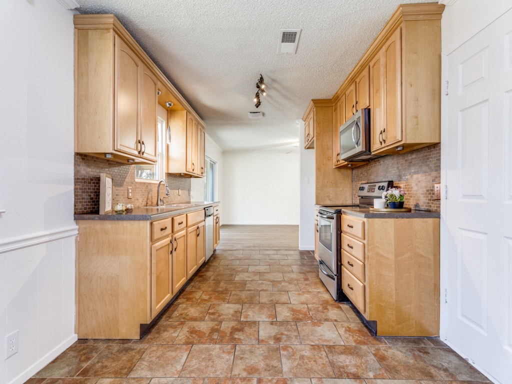 6924 Richardson Drive Watauga TX 76148