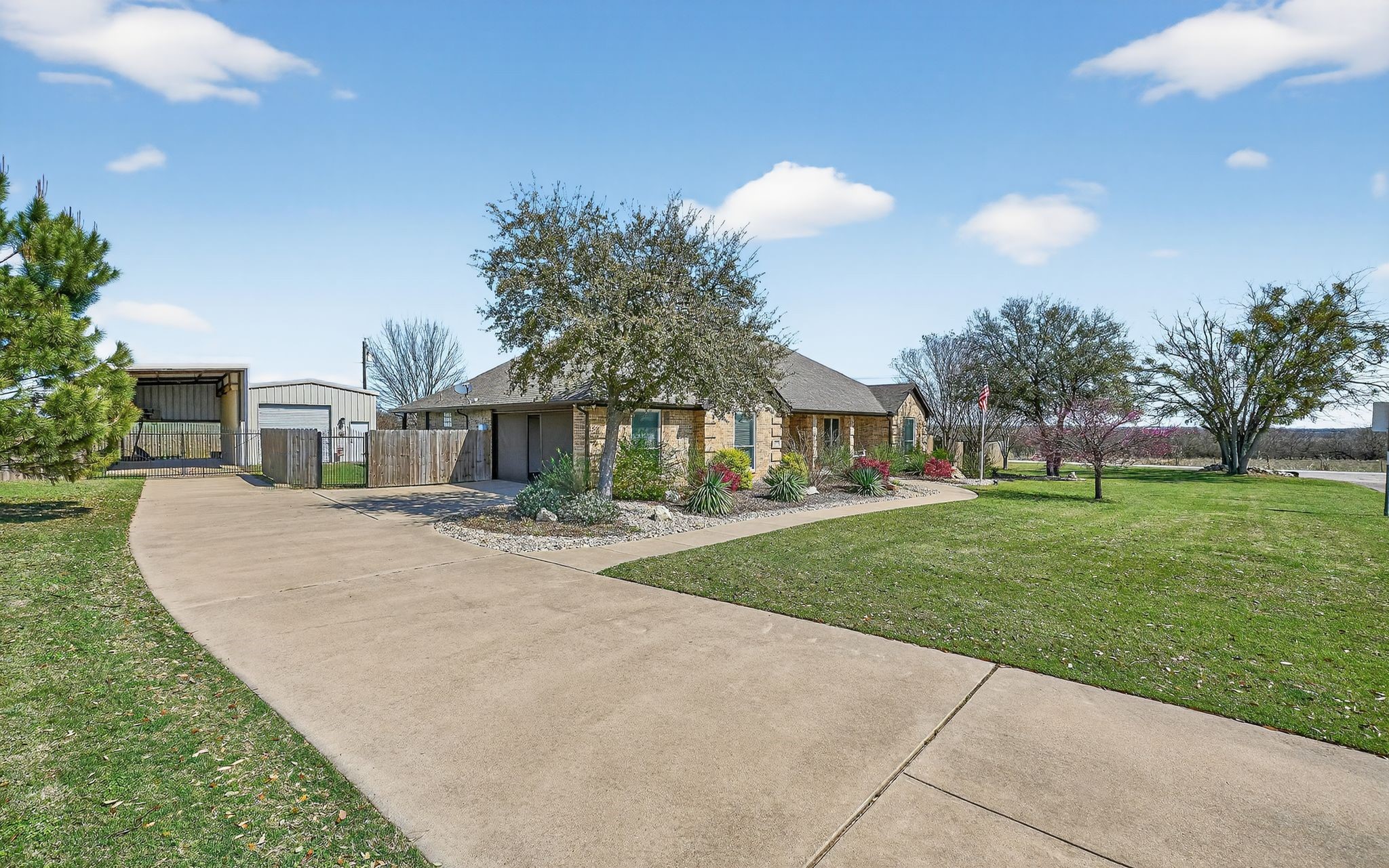 2515 Lakeshore Drive Cleburne TX 76033