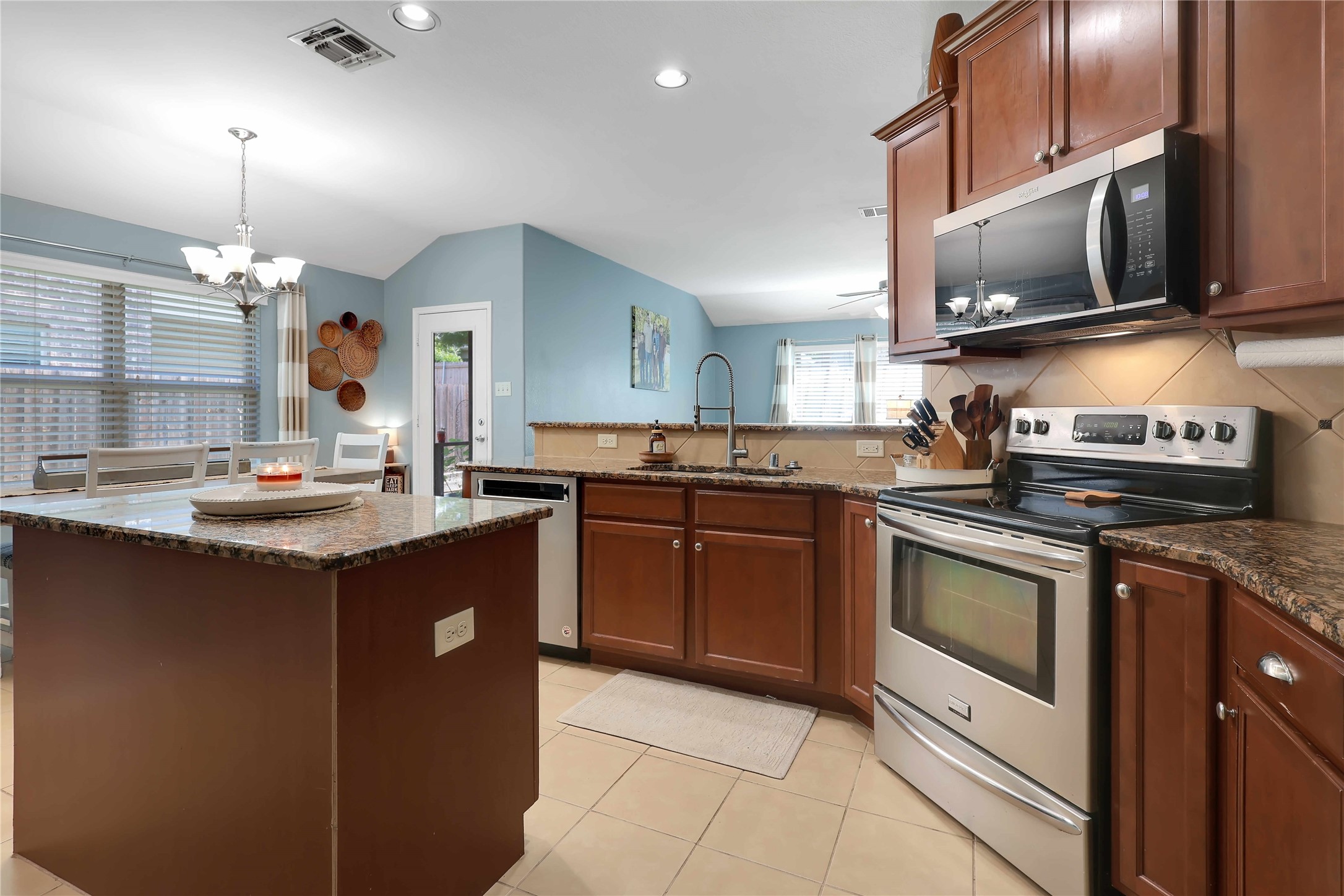 1521 Hanover Lane Van Alstyne TX 75495