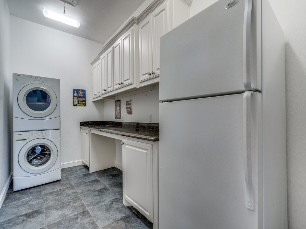 7033 W Hells Gate Drive Strawn TX 76475