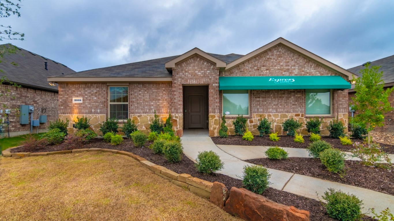 1823 Pecan Valley Drive Kaufman TX 75142