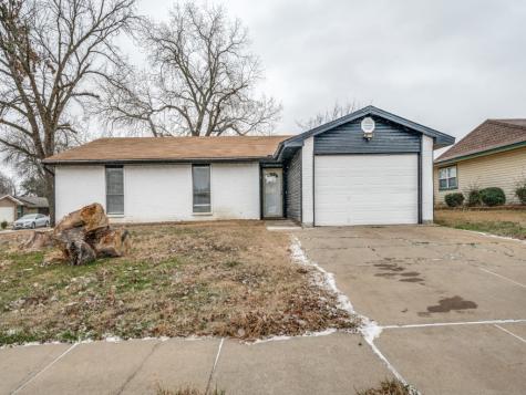 1208 Sand Hill Court Arlington TX 76014