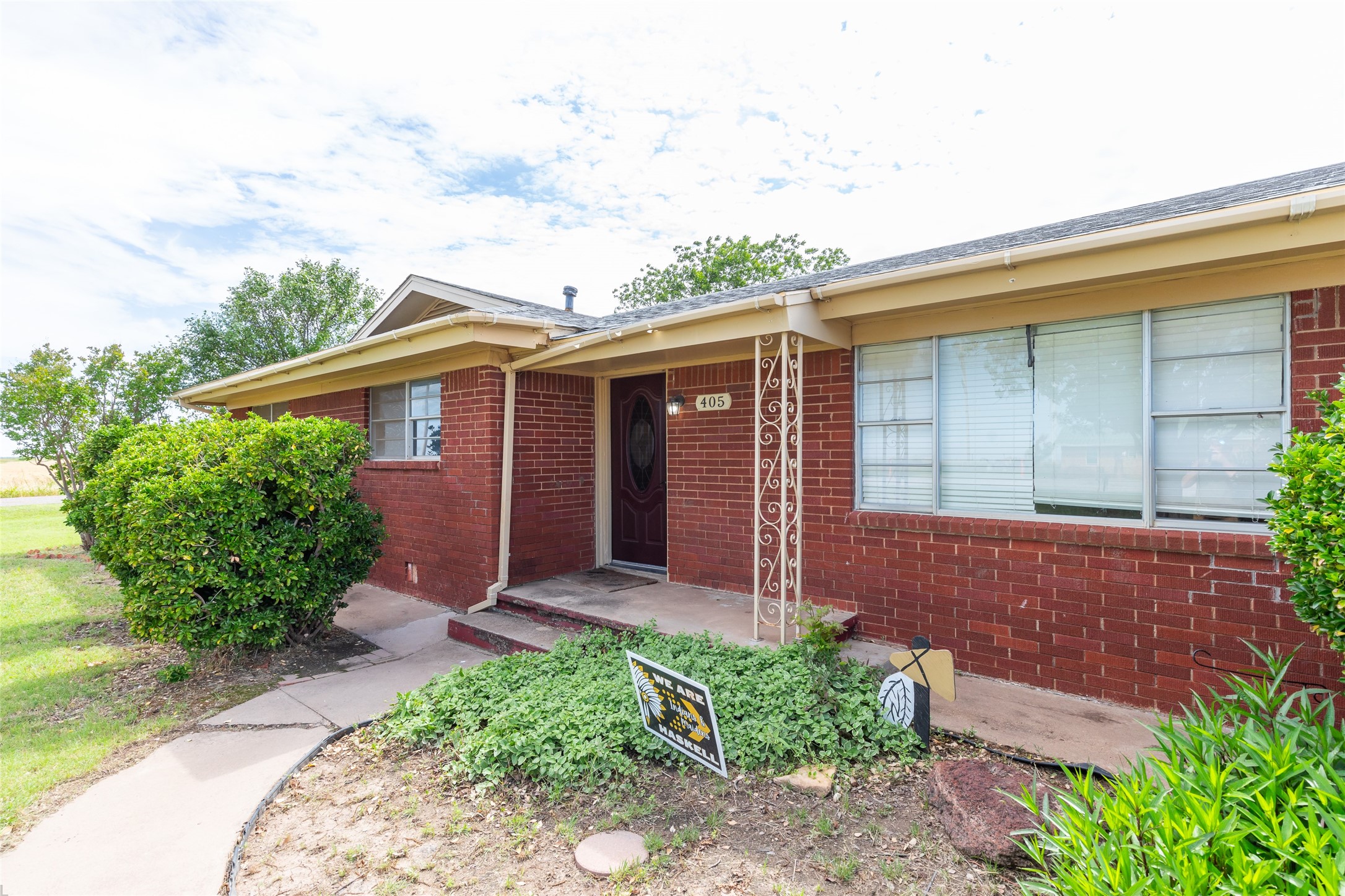 405 S Breustedt Street Weinert TX 76388