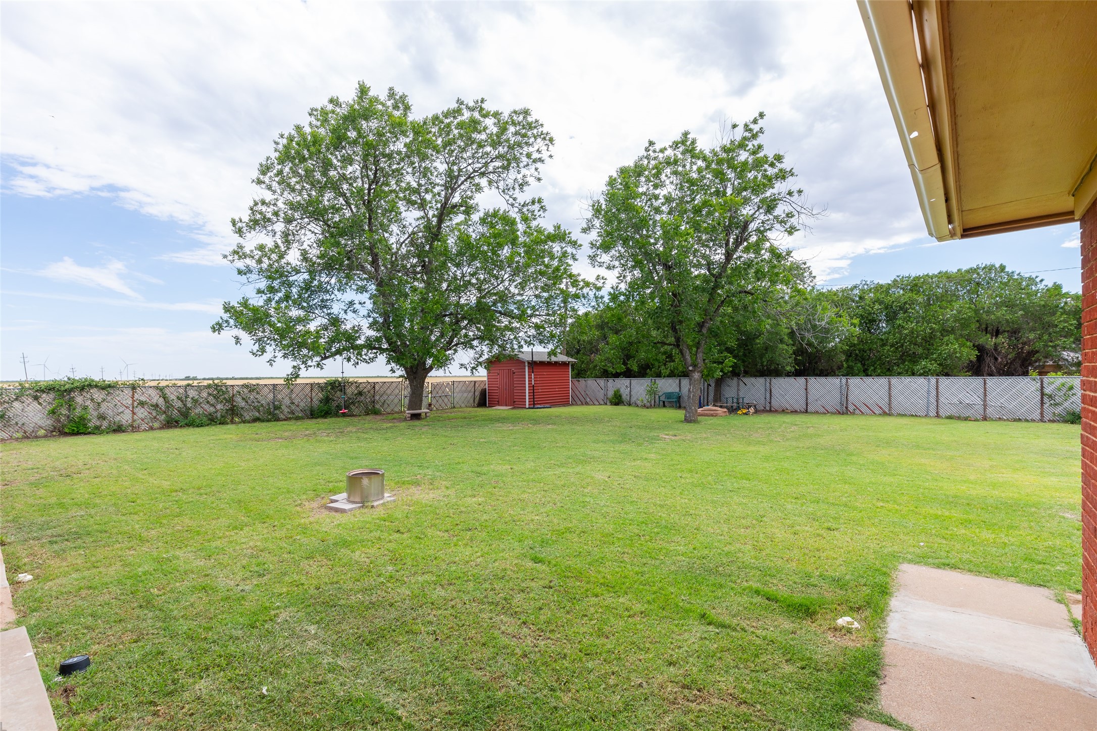 405 S Breustedt Street Weinert TX 76388