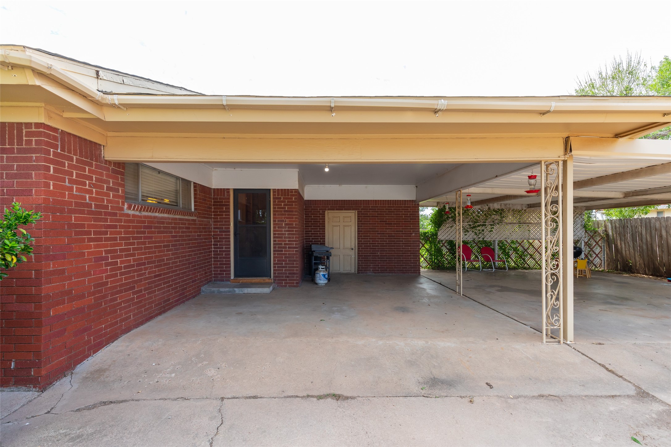 405 S Breustedt Street Weinert TX 76388