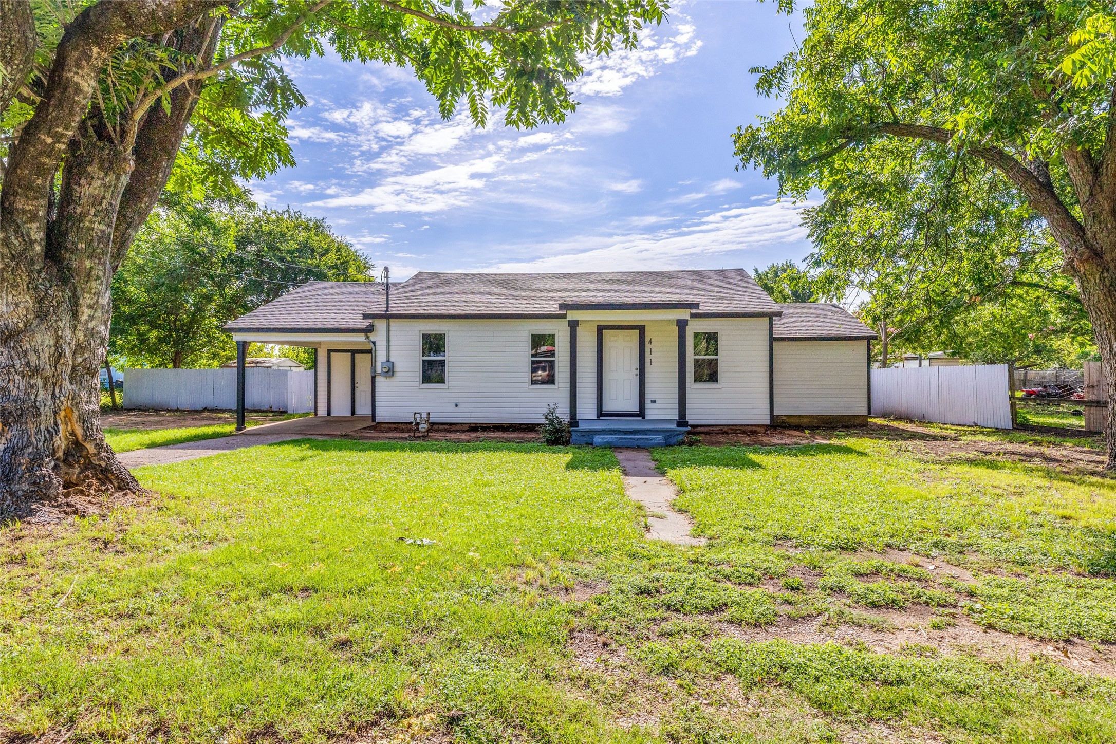 411 Elm Street Paradise TX 76073