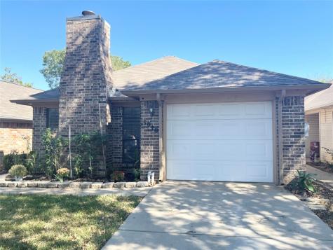 1010 Bull Run Denton TX 76209