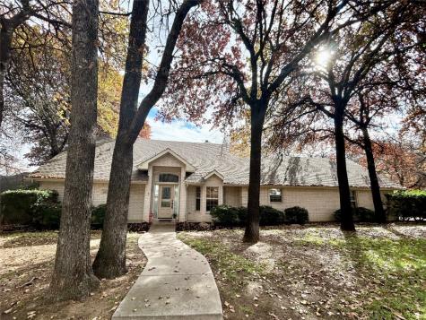 5023 Pointclear Court Arlington TX 76017