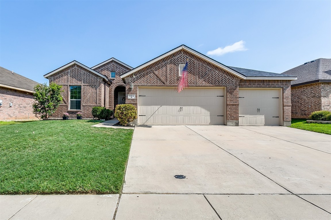 424 Crown Oaks Drive Fort Worth TX 76131