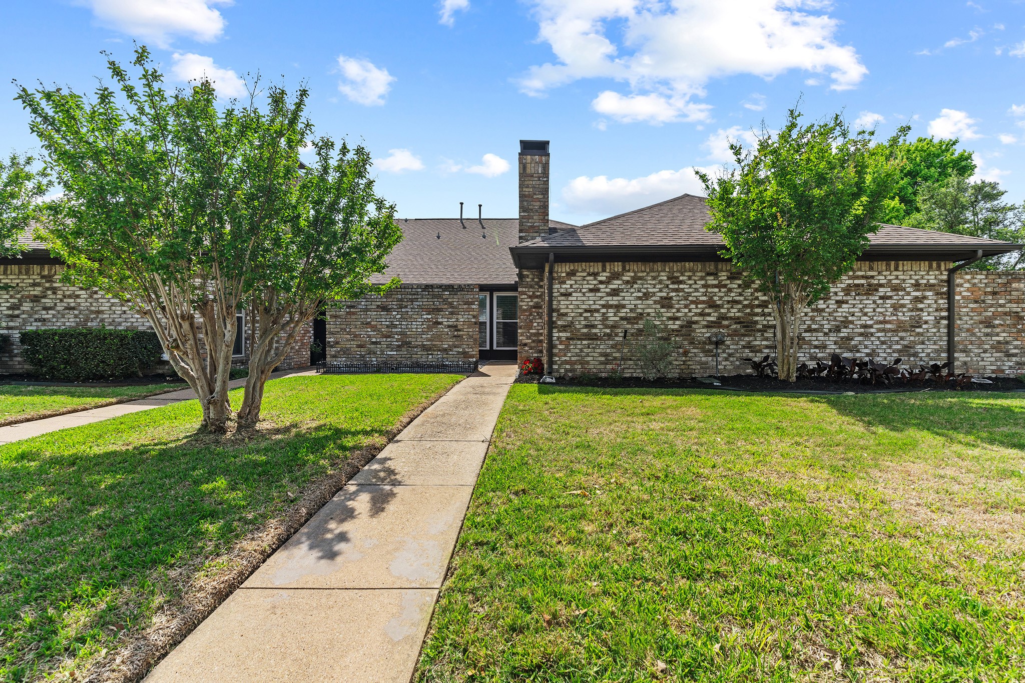 16355 Lauder Lane Dallas TX 75248