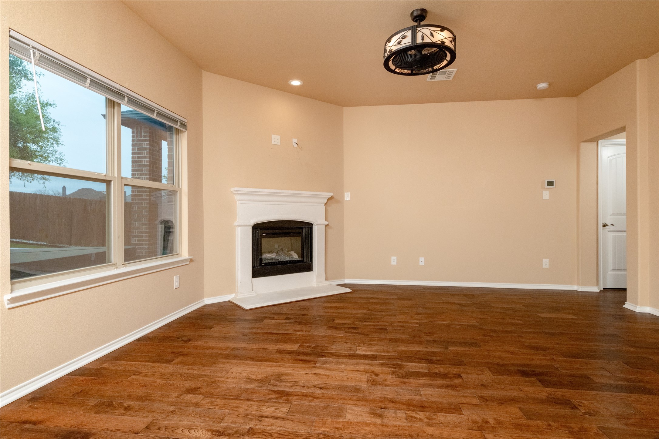 1009 Cheyenne Drive Aubrey TX 76227