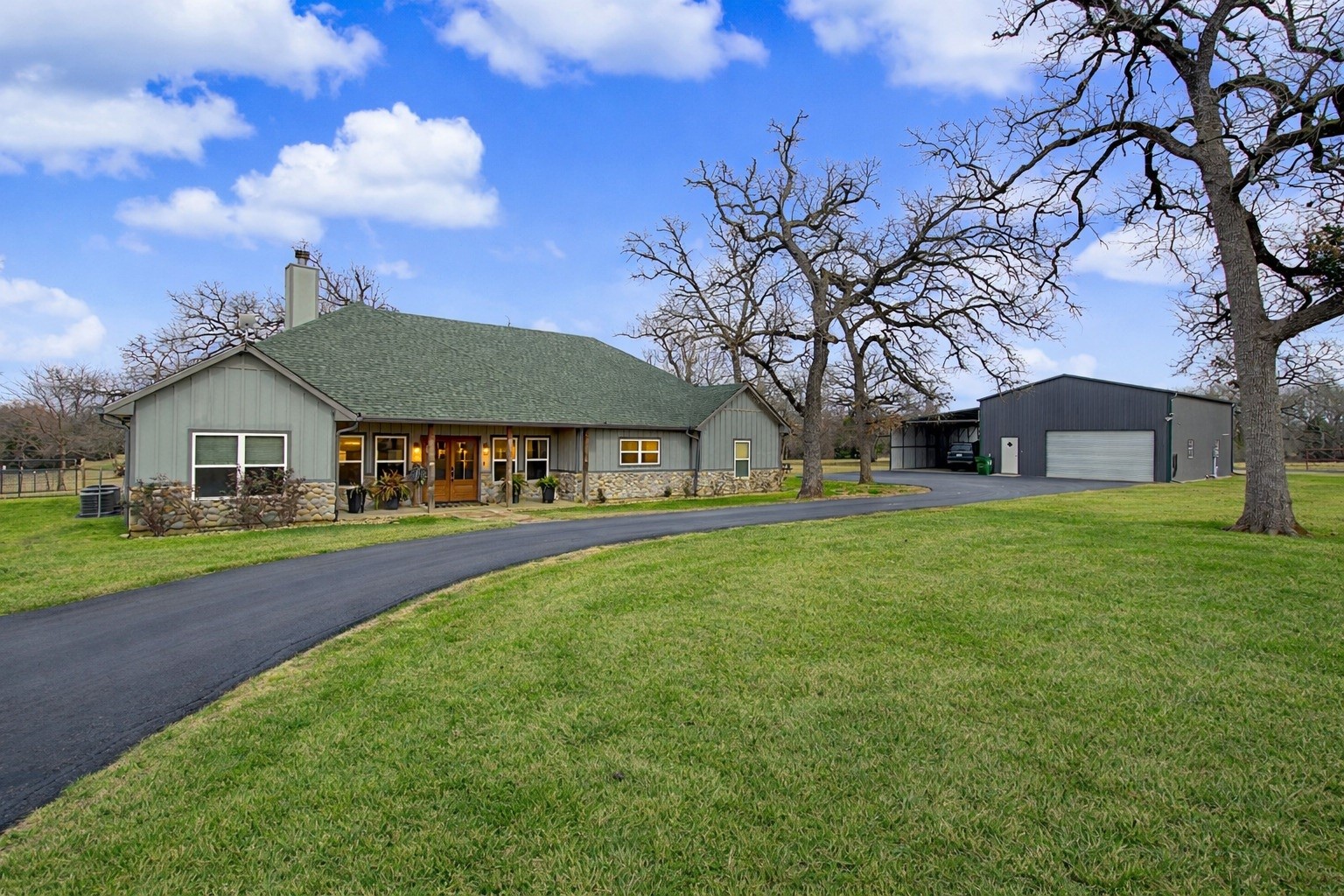 9748 County Road 1200 Athens TX 75751