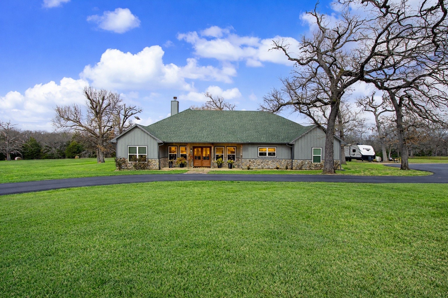 9748 County Road 1200 Athens TX 75751