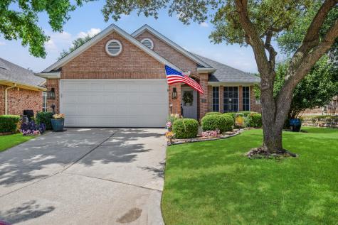 1013 Harwood Court Euless TX 76039