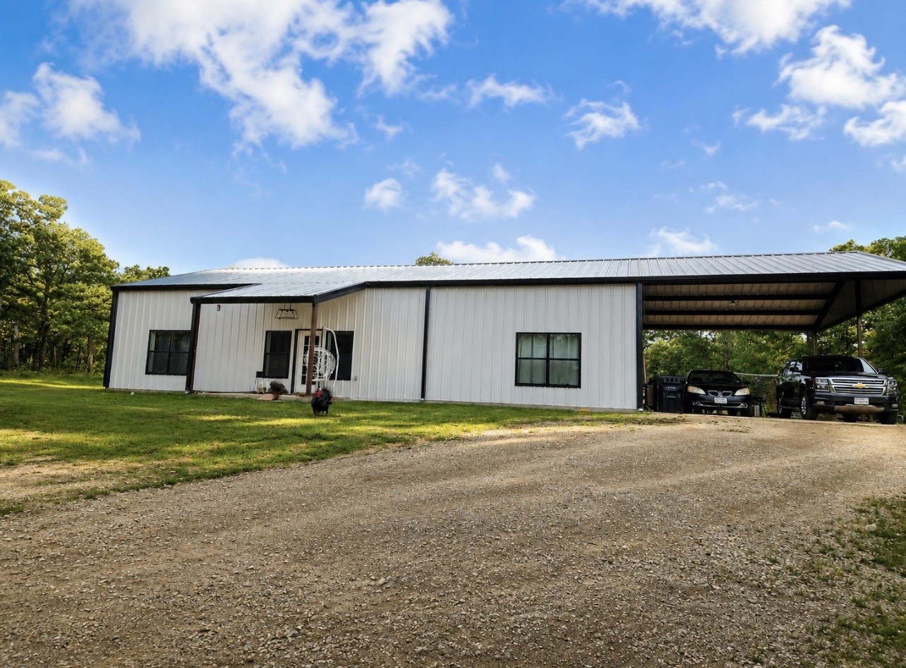 342 County Road 3851 Poolville TX 76487