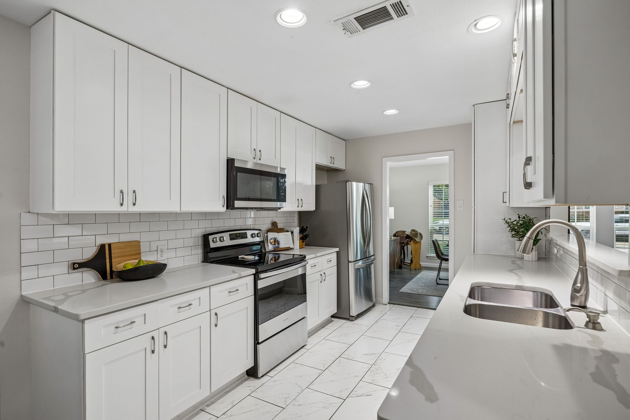 3234 Grantwood Drive Dallas TX 75229