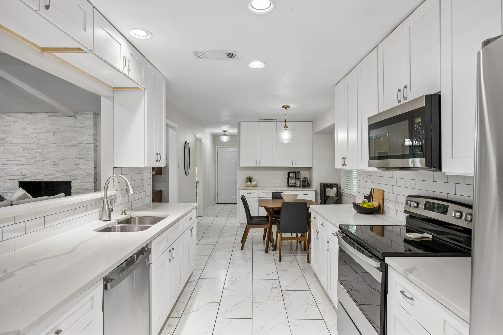 3234 Grantwood Drive Dallas TX 75229