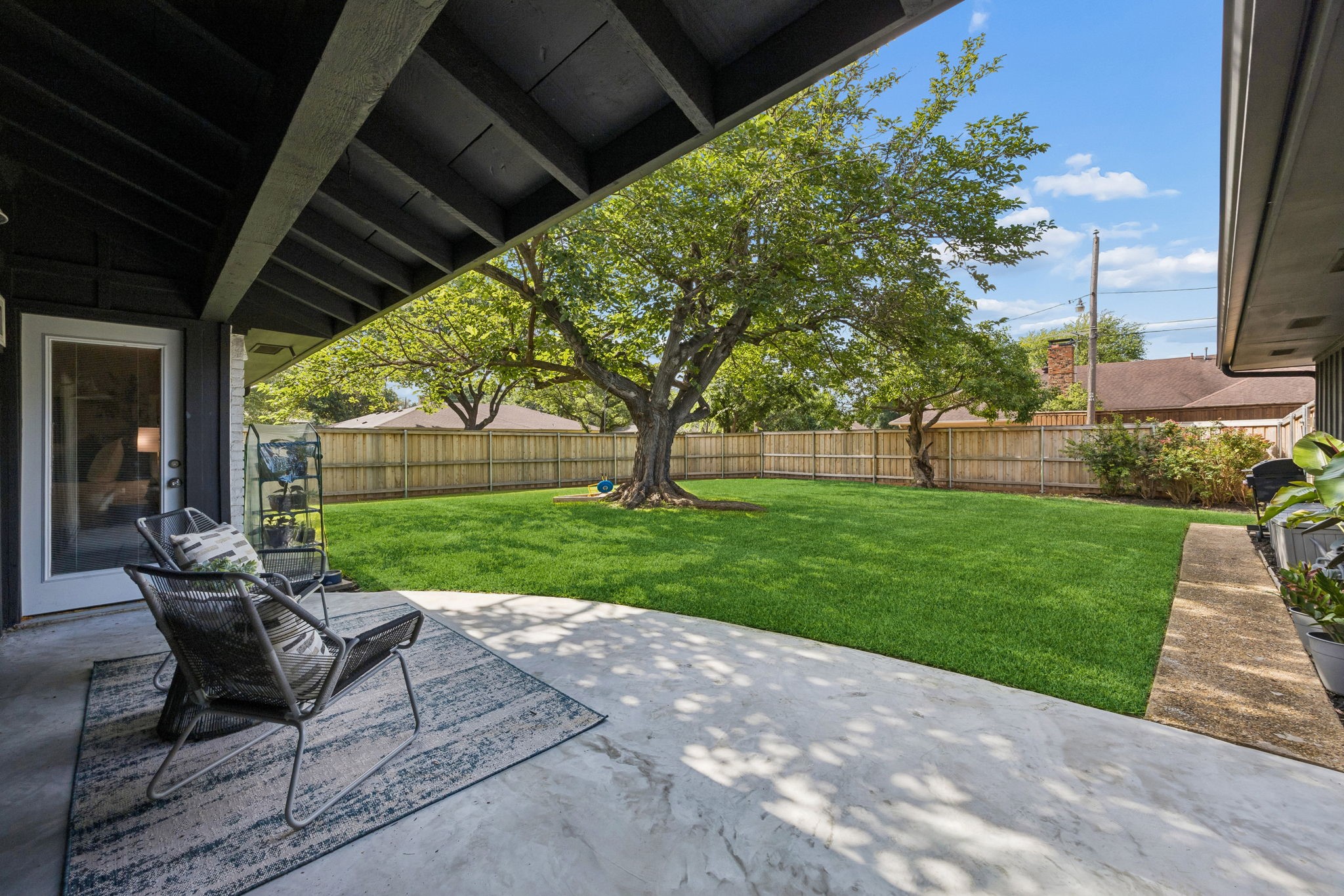 3234 Grantwood Drive Dallas TX 75229