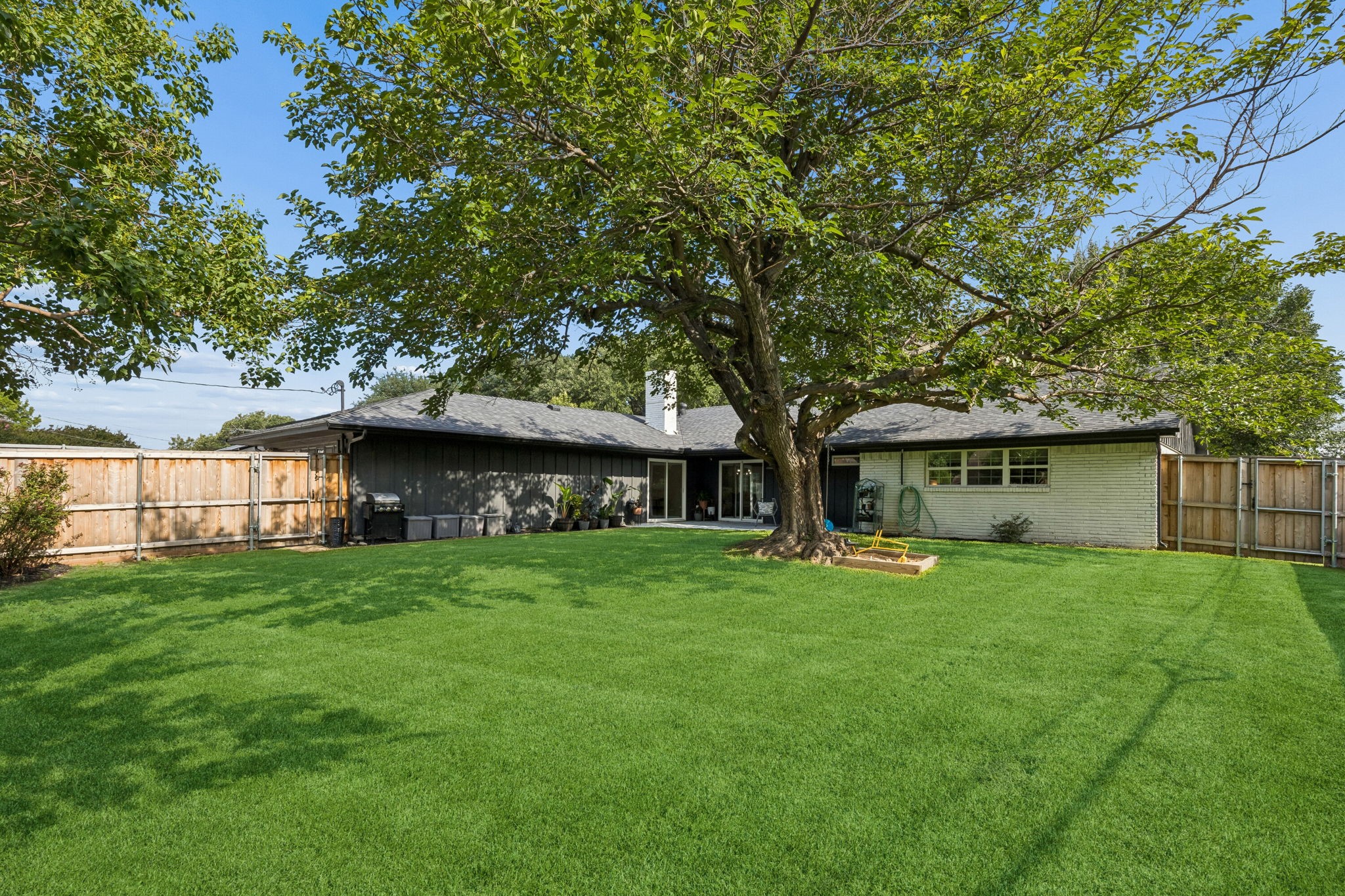 3234 Grantwood Drive Dallas TX 75229