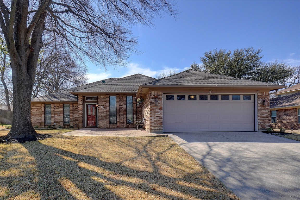 329 Heneretta Drive Hurst TX 76054