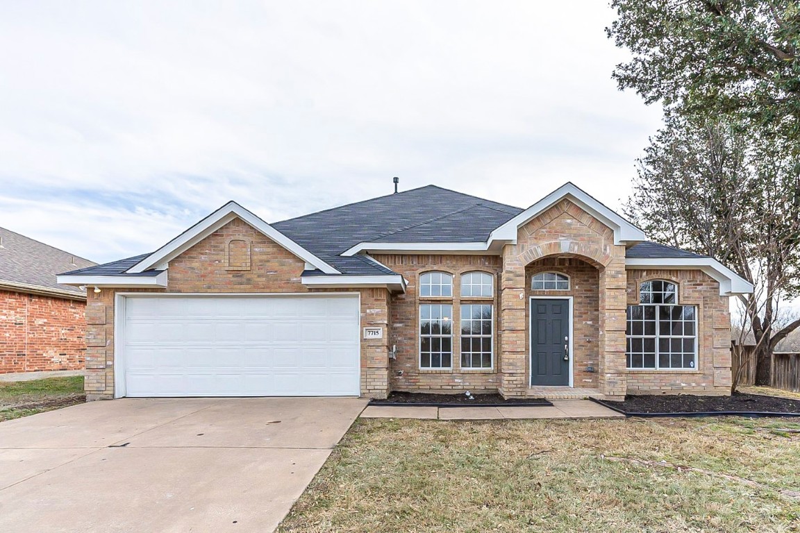 7715 Pittsford Lane Arlington TX 76002