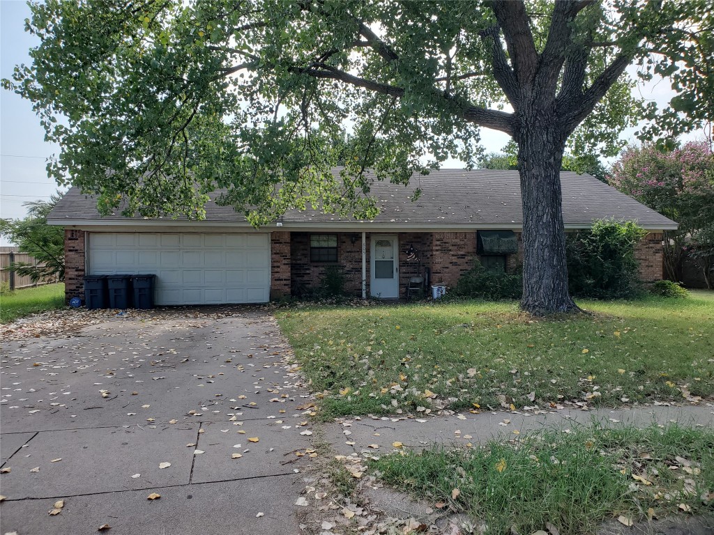 605 Henderson Street Joshua TX 76058