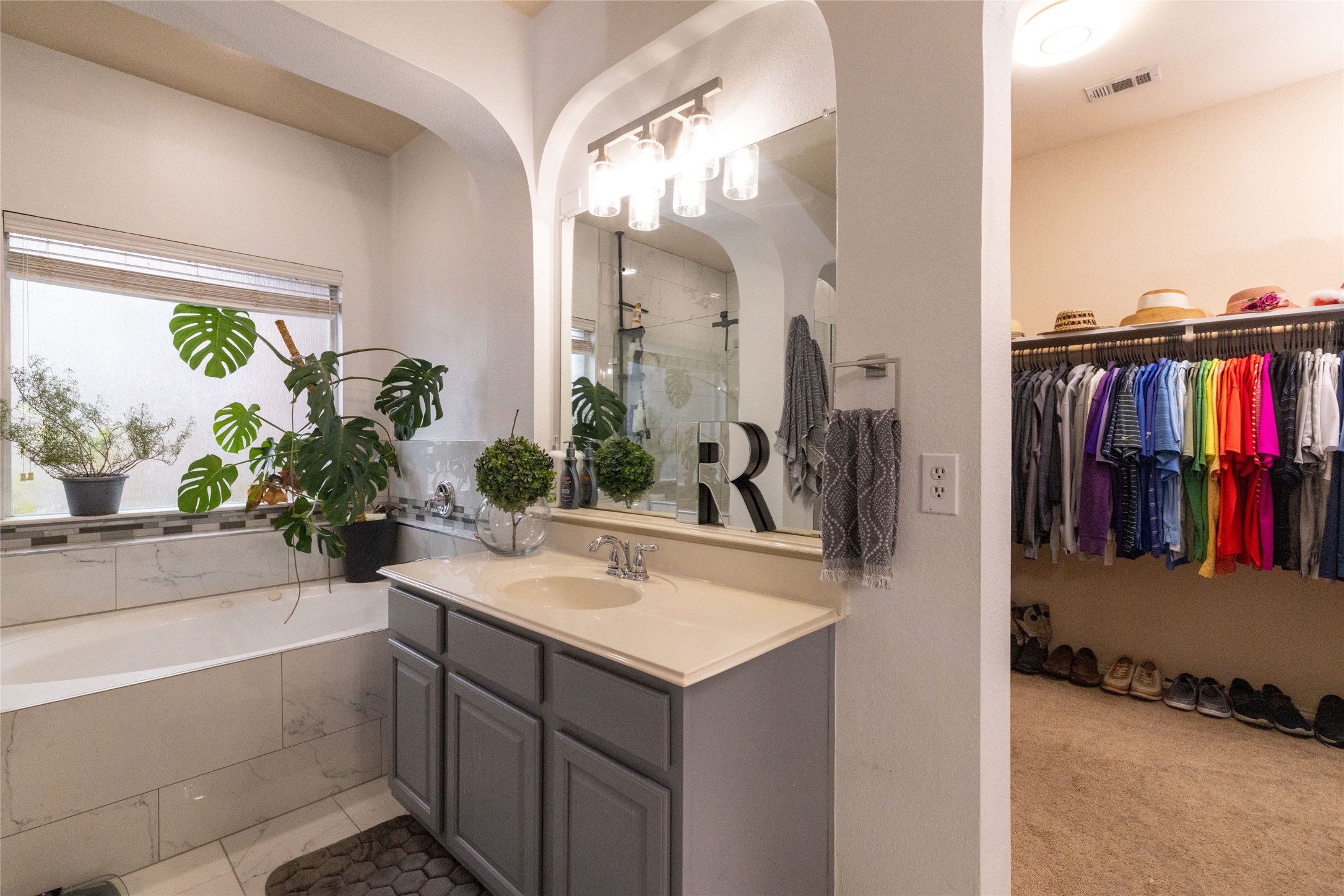 1324 Elise Cedar Hill TX 75104