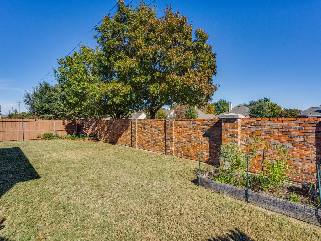 1222 Oak Hill Lane Murphy TX 75094